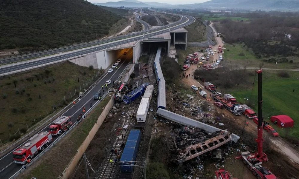 Το ΠΑΣΟΚ κατακεραυνώνει την κυβέρνηση για τα Τέμπη: Ψεύδη και επικοινωνιακά τρικ - Ας μην εξευτελίζεται άλλο